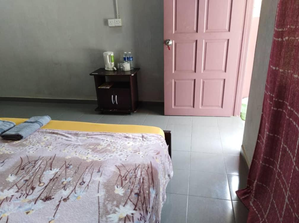 Kampung Guest House Pantai Cenang  Exterior photo